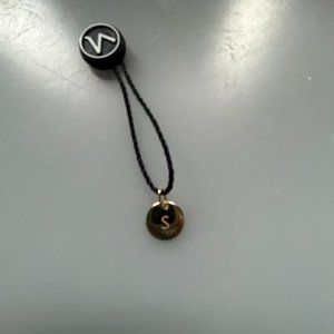 Mejuri S Round Charm